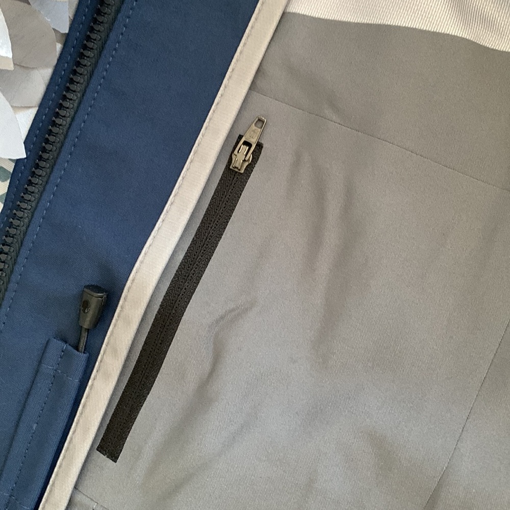 Authentic CANADA GOOSE Waterproof Hooded Jacket BNWT - Picture 14 of 16